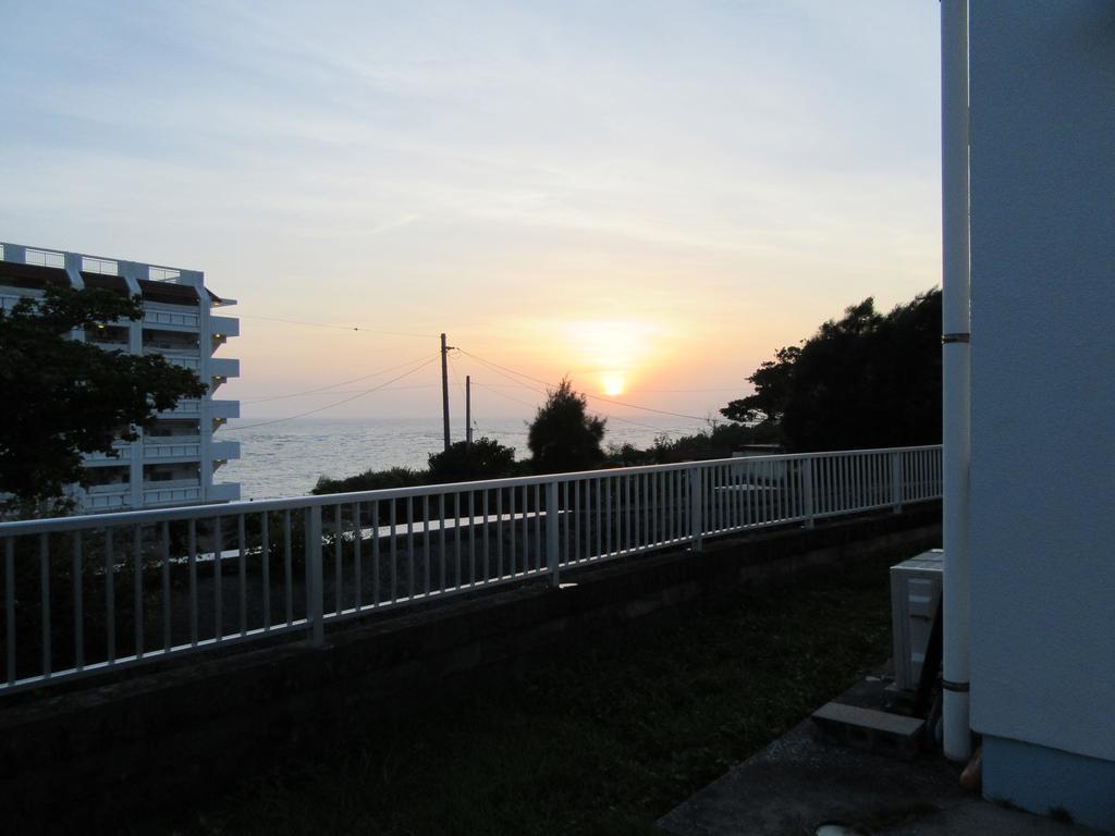 Guest House Diamond Yomitan Exteriör bild