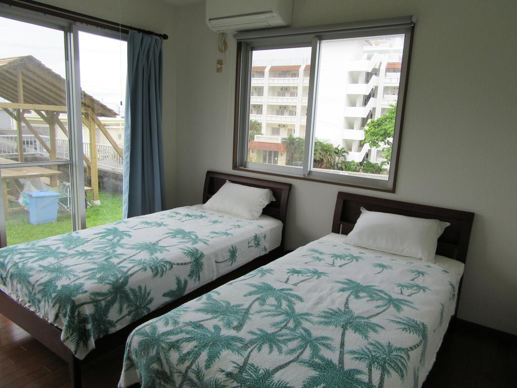 Guest House Diamond Yomitan Exteriör bild