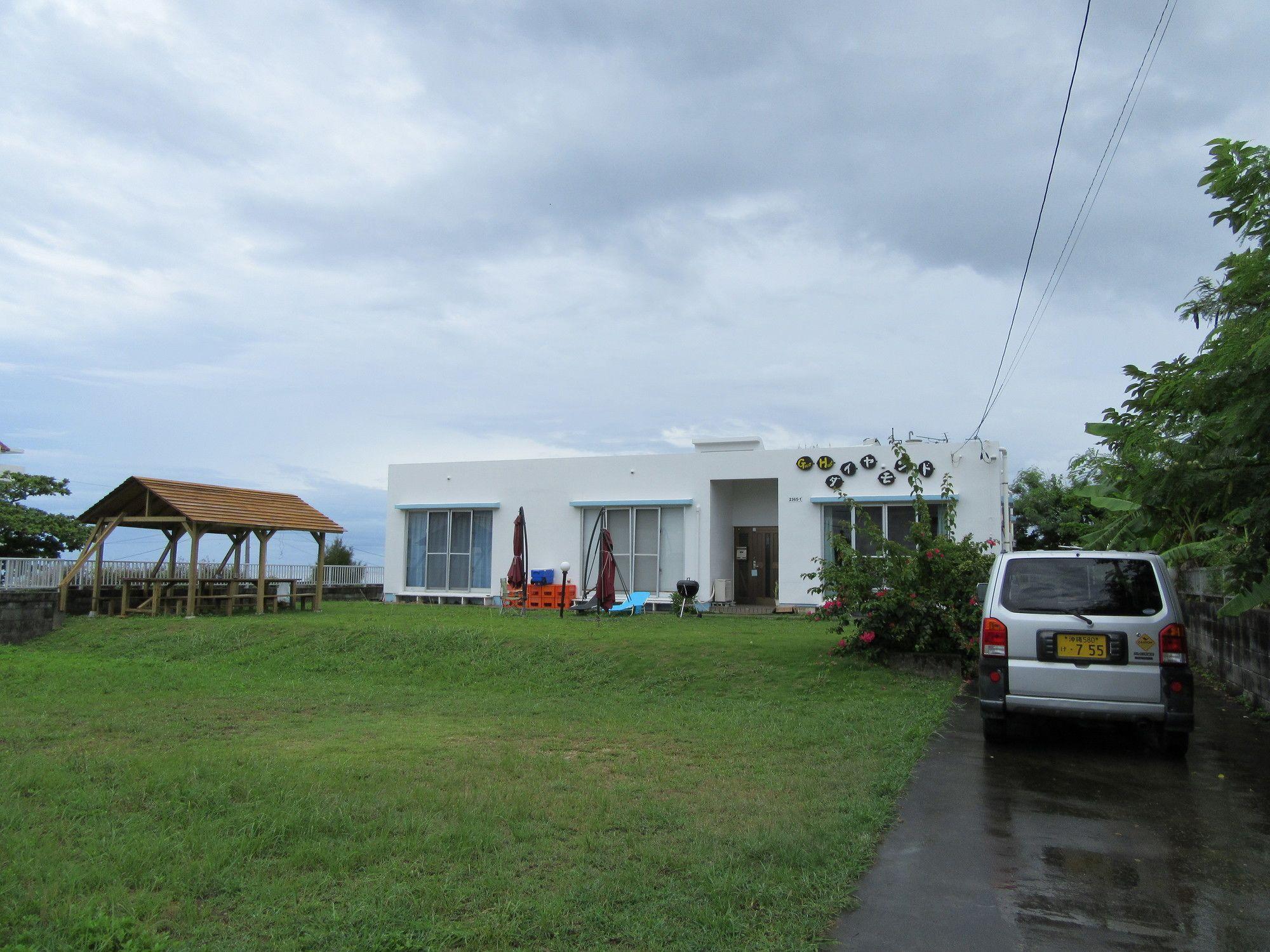 Guest House Diamond Yomitan Exteriör bild